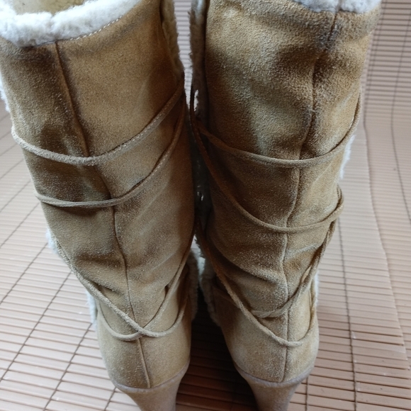 Michael Kors women's Tan Sherpa Lined 3" Wedge heel 13" tall Mid Calf Boots Size - Picture 6 of 10